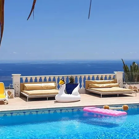 빌라 Private Luxury With Jacuzzi, Beach Bar, Pool 아데제