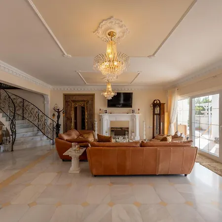 Private Luxury With Jacuzzi, Beach Bar, Pool 빌라