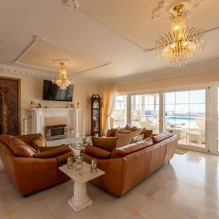 Private Luxury With Jacuzzi, Beach Bar, Pool Villa