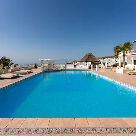 Private Luxury With Jacuzzi, Beach Bar, Pool Villa *